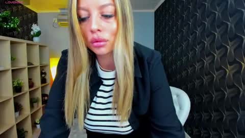 Nico online show from March 2025 07:25:01 PM