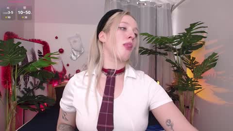 Nicole online show from January 2025 01:15:01 PM