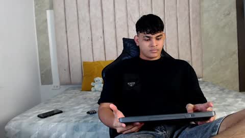 nicole_and_thiago online show from January 2025 12:33:01 AM