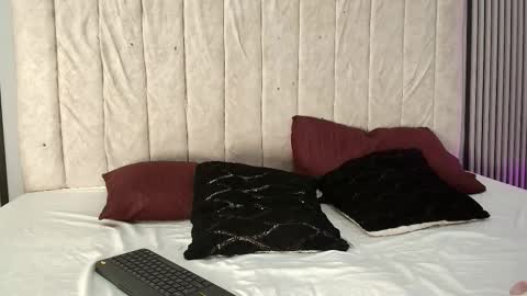 nicole_and_thiago online show from September 2025 08:21:01 PM
