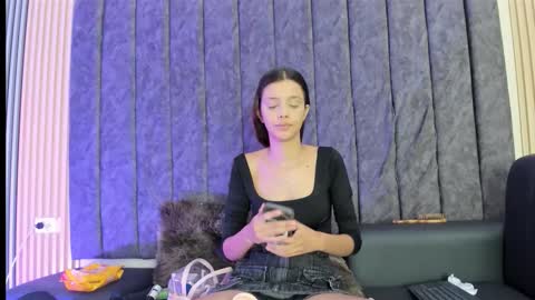 nicole_and_thiago online show from October 2025 09:21:01 PM