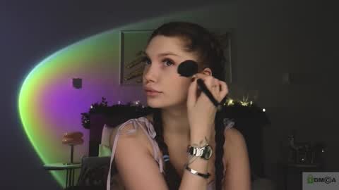 Nicole online show from December 2025 09:00:01 PM