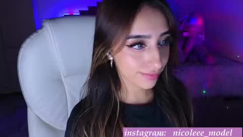 Nicole online show from November 2025 05:51:01 AM