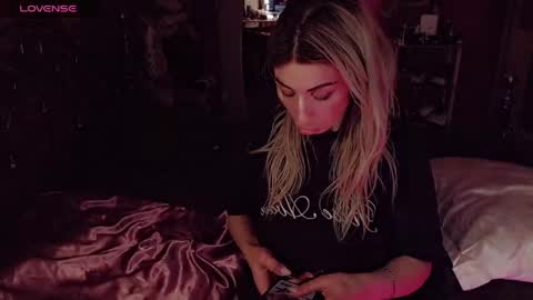 Nicole online show from May 2026 07:48:02 AM