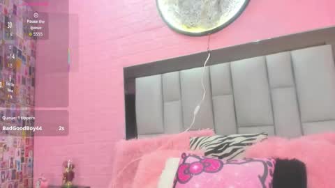 nicole_rosales online show from September 2025 08:12:02 PM