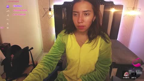 Snapshot of nicole_samantha chatting on January 2025 11:32:02 AM Samantha online show from January 2025 11:32:02 AM