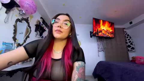 Nicole online show from April 2026 05:43:02 AM