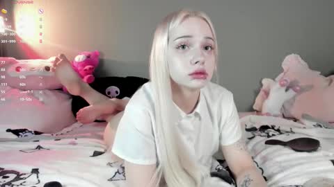 Snapshot of nicole_yo chatting on November 2025 11:54:02 PM Mary online show from November 2025 11:54:02 PM