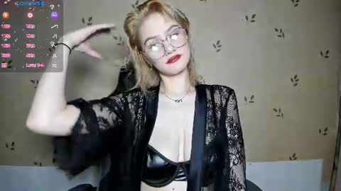NicoleDavis online show from June 2026 07:16:02 PM