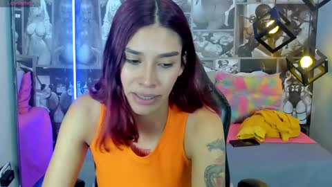 N i c o l e  online show from December 2024 01:19:02 PM