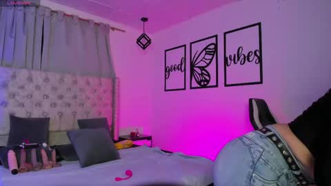 Snapshot of nicolee_millerr chatting on April 2026 12:22:01 PM nicolee millerr online show from April 2026 12:22:01 PM