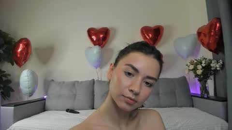 Snapshot of nicoleluuv chatting on February 2025 07:21:01 PM Dua Lipa online show from February 2025 07:21:01 PM