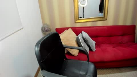 Nicolettcolin  online show from April 2026 06:23:02 PM