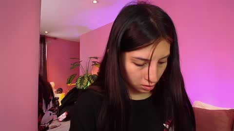 Nicol  online show from December 2024 01:49:01 PM