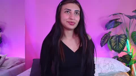 Nicol  online show from December 2024 05:00:01 PM