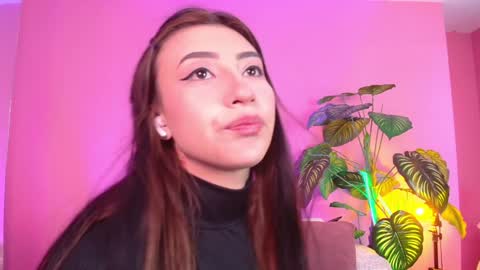 Nicol  online show from December 2024 01:49:01 PM