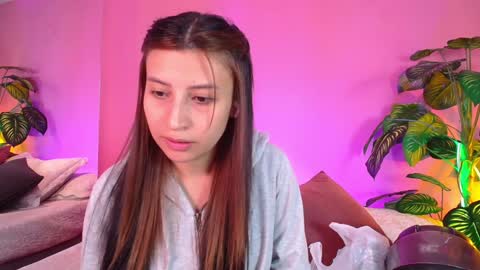 Nicol  online show from December 2024 01:29:02 PM