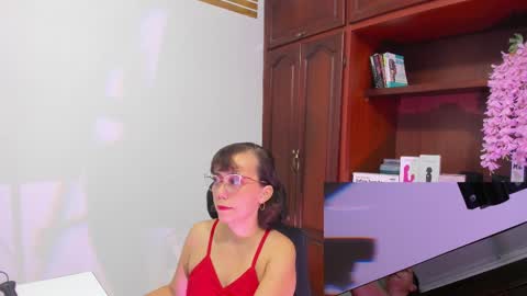 Snapshot of nicolettryan chatting on October 2025 12:12:02 PM Nicolett Ryan online show from October 2025 12:12:02 PM