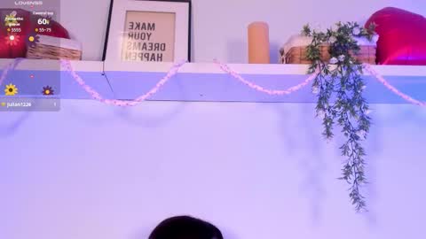 Snapshot of nicolle_evanss_ chatting on February 2026 04:33:02 AM nicolle_evanss_ online show from February 2026 04:33:02 AM