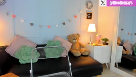 Nicolle Mays online show from February 2025 04:20:02 PM