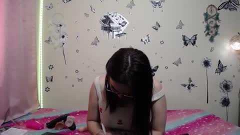 Snapshot of nicolle_sky chatting on October 2025 04:31:02 PM nicolle_sky online show from October 2025 04:31:02 PM