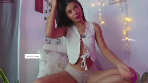 Snapshot of nicolle_swt chatting on May 2026 12:03:02 PM Nicolle online show from May 2026 12:03:02 PM