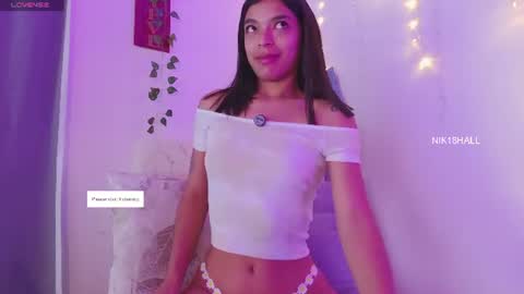 Snapshot of nicolle_swt chatting on June 2026 12:15:01 PM Nicolle online show from June 2026 12:15:01 PM