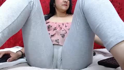 Snapshot of nicolleowens chatting on September 2025 09:28:02 PM NICOLLE online show from September 2025 09:28:02 PM