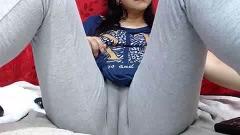 NICOLLE online show from October 2025 10:43:02 PM