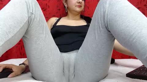 NICOLLE online show from May 2026 09:33:01 PM