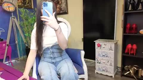 Nicolle online show from March 2025 06:47:02 AM