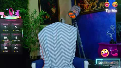 Nicolle online show from November 2025 10:04:02 AM