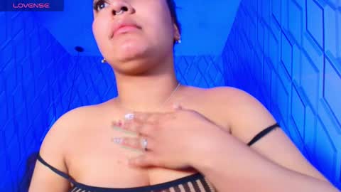 Nicolle Miley online show from November 2025 01:59:02 AM