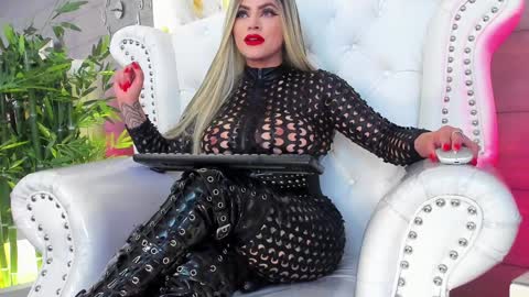 Snapshot of nicollette_miller chatting on January 2025 03:13:02 PM Nicollette Miller online show from January 2025 03:13:02 PM