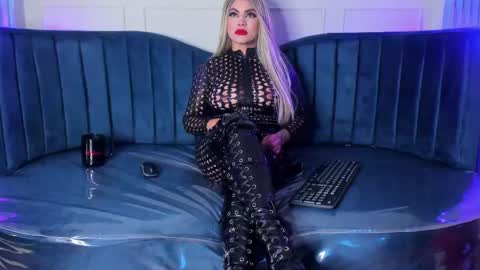 Snapshot of nicollette_miller chatting on March 2025 12:22:02 PM Nicollette Miller online show from March 2025 12:22:02 PM