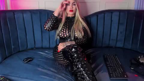 Snapshot of nicollette_miller chatting on March 2025 06:29:01 PM Nicollette Miller online show from March 2025 06:29:01 PM