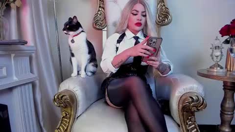 Snapshot of nicollette_miller chatting on December 2025 05:22:02 PM Nicollette Miller online show from December 2025 05:22:02 PM