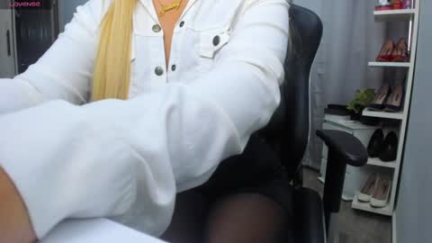 Nicol online show from September 2025 01:35:01 PM