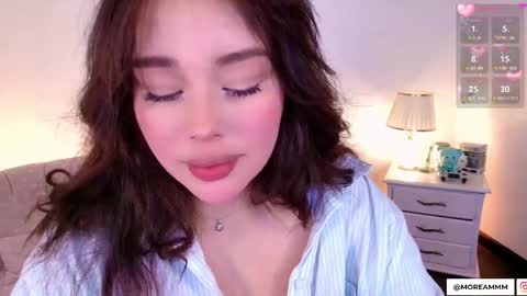 Nicol online show from October 2025 01:19:01 AM