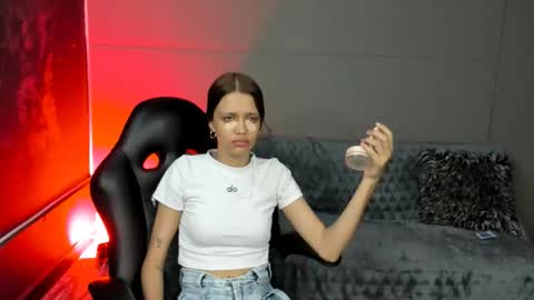 Nicol online show from December 2025 07:44:01 PM