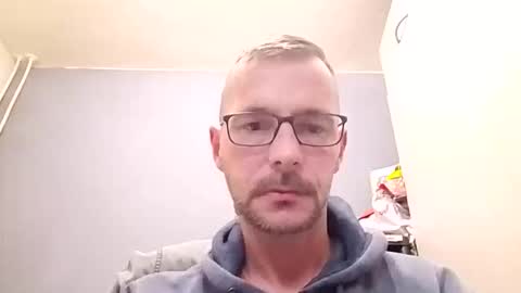 Snapshot of nighthawk28 chatting on September 2025 04:56:02 PM MikeVanDyck online show from September 2025 04:56:02 PM