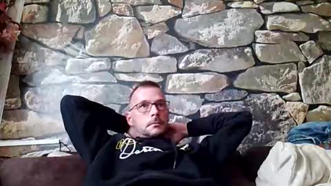 Snapshot of nighthawk28 chatting on October 2025 04:13:02 PM MikeVanDyck online show from October 2025 04:13:02 PM