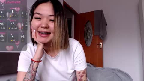 Niia online show from September 2025 09:43:01 AM