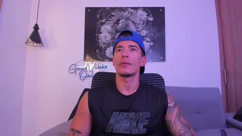 Niick online show from December 2024 01:02:02 AM