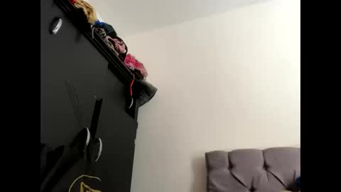 Anni online show from January 2026 08:01:01 PM