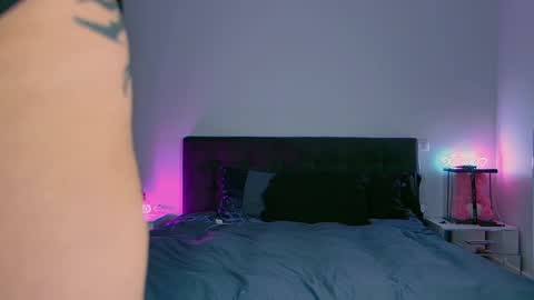 Niinarosee online show from December 2024 11:12:02 PM