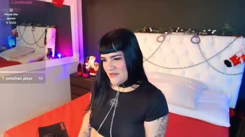 Niinatorres online show from December 2025 08:57:01 PM