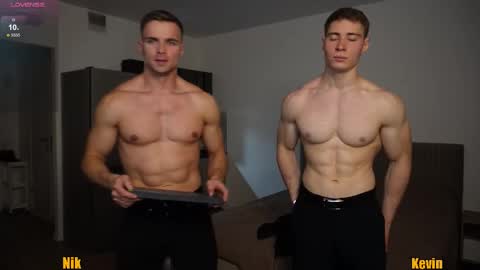 Nik online show from October 2025 03:30:02 PM