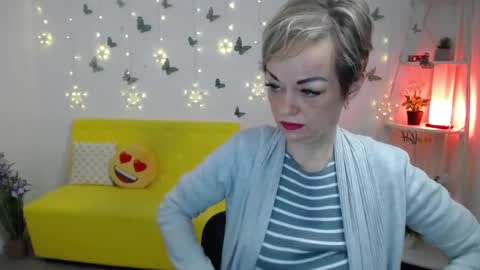 Snapshot of nikamayu chatting on May 2026 05:02:02 AM Nika online show from May 2026 05:02:02 AM