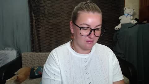 Nika online show from September 2025 06:07:01 PM